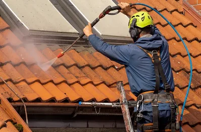 Démoussage et hydrofuge de toiture à Martin-Église